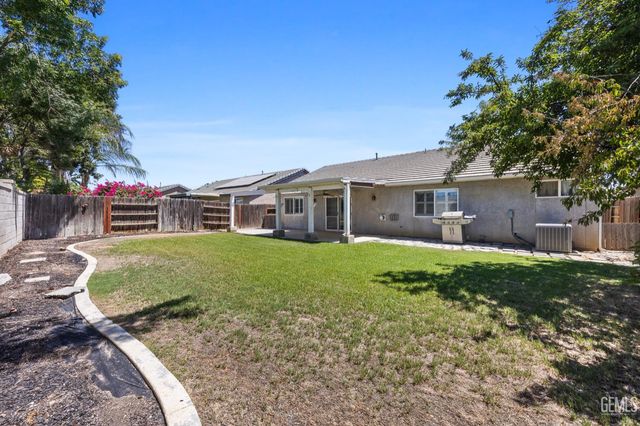 12200 Verdelho Avenue, Bakersfield, CA 93312
