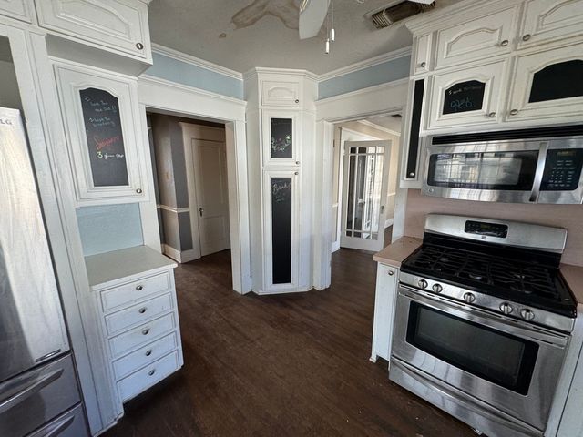 805 Prairie Avenue, Cleburne, TX 76033