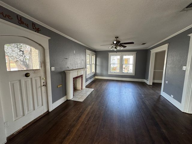 805 Prairie Avenue, Cleburne, TX 76033