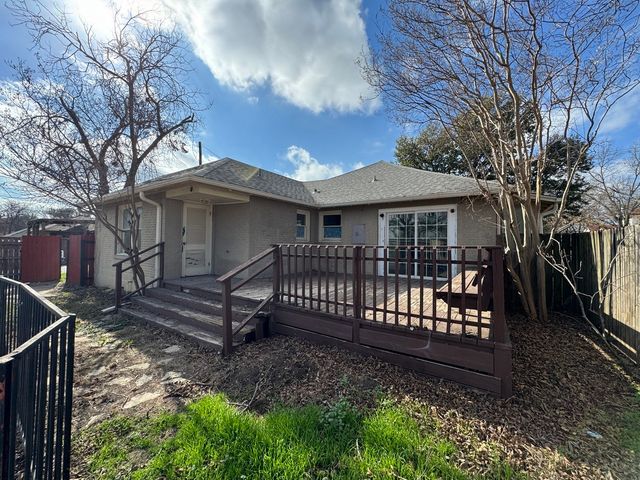 805 Prairie Avenue, Cleburne, TX 76033