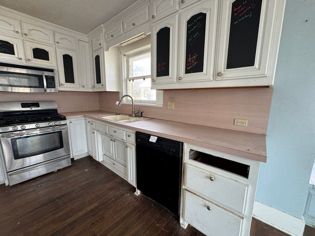 805 Prairie Avenue, Cleburne, TX 76033