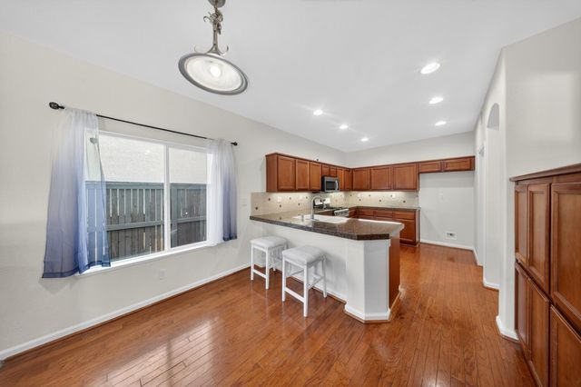 210 Battlecreek Cir, Sacramento, CA 95835