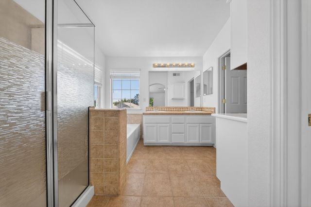 210 Battlecreek Cir, Sacramento, CA 95835