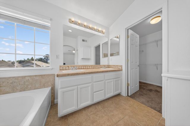 210 Battlecreek Cir, Sacramento, CA 95835