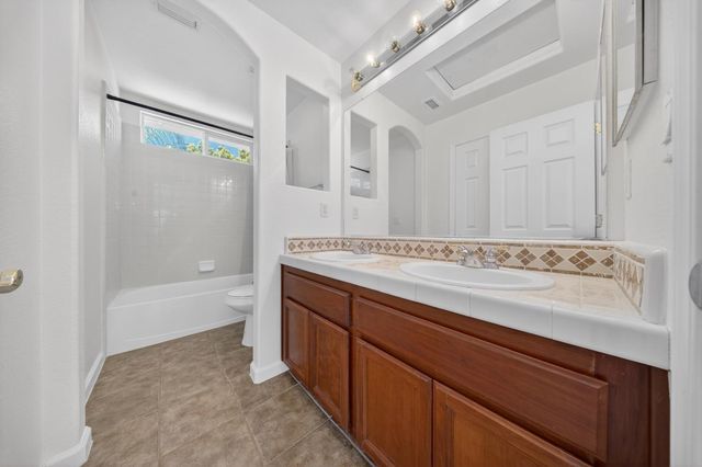 210 Battlecreek Cir, Sacramento, CA 95835