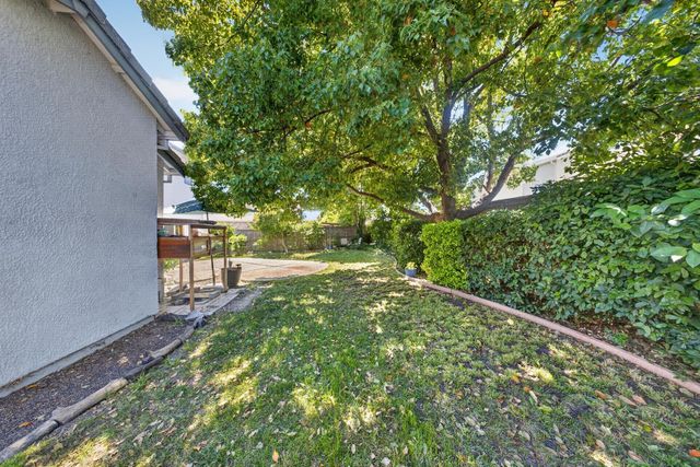 210 Battlecreek Cir, Sacramento, CA 95835