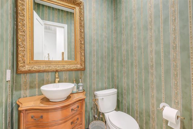 854 Plainwood Drive, Houston, TX 77079