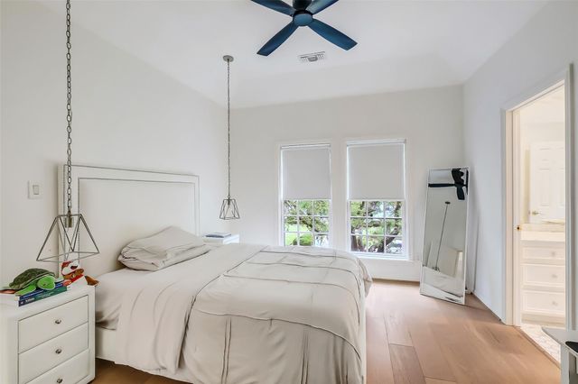 854 Plainwood Drive, Houston, TX 77079