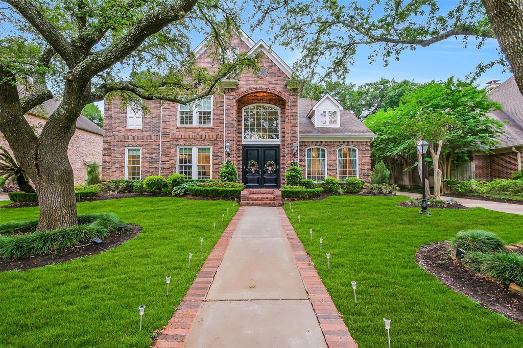 854 Plainwood Drive, Houston, TX 77079