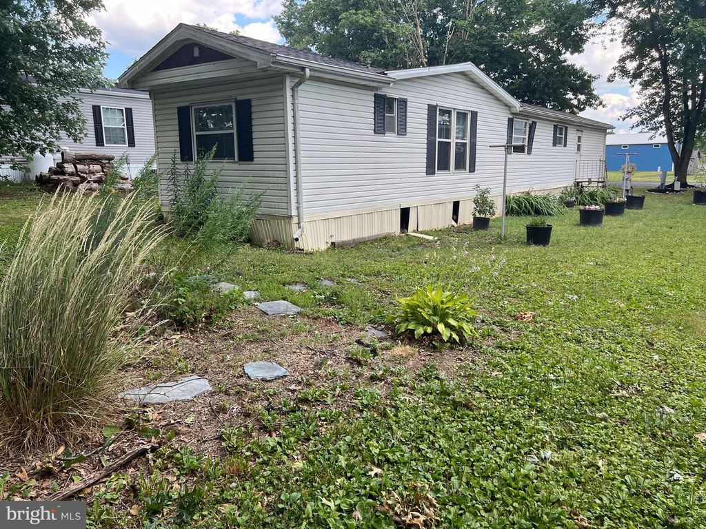 1910 SCHUBERT RD, Bethel, PA 19507