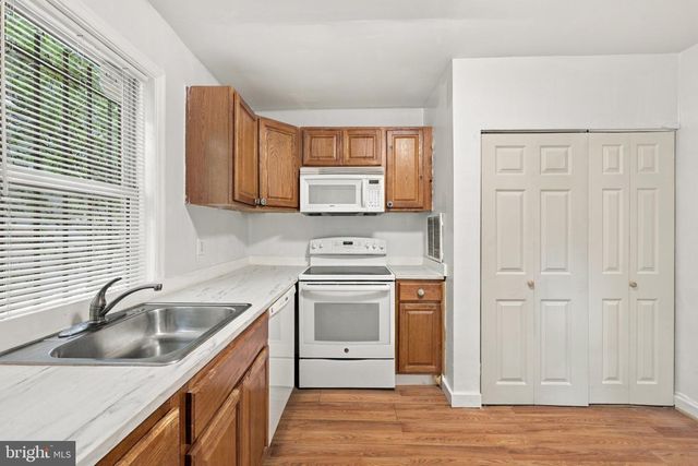 4239 EDSON PL NE, Washington, DC 20019