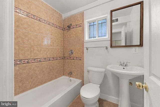 4239 EDSON PL NE, Washington, DC 20019