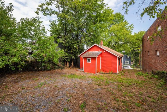 4239 EDSON PL NE, Washington, DC 20019