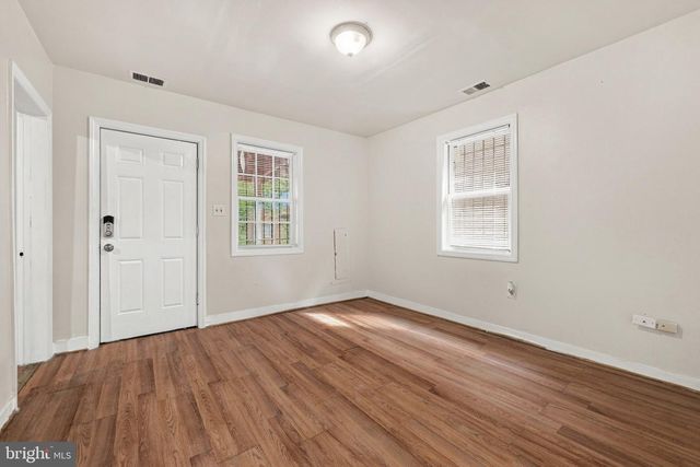 4239 EDSON PL NE, Washington, DC 20019
