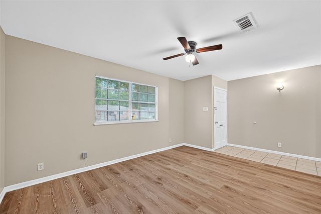 9225 Mclean Street, Beaumont, TX 77707