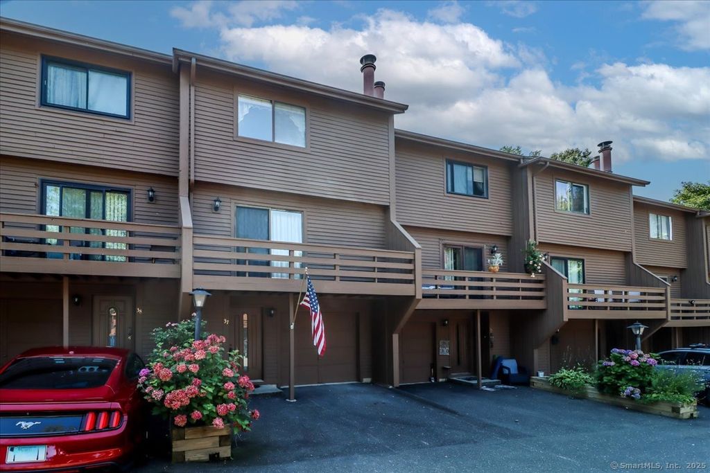 157 Shelter Rock Road 37, Danbury, CT 06810
