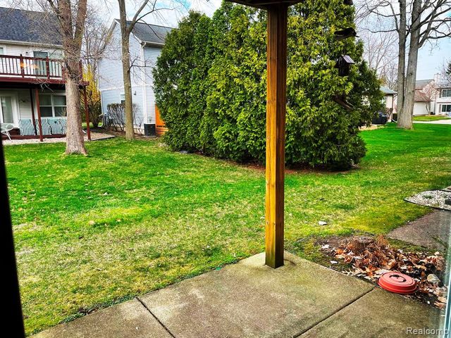 902 Chestnut Hill Drive C, Auburn Hills, MI 48326