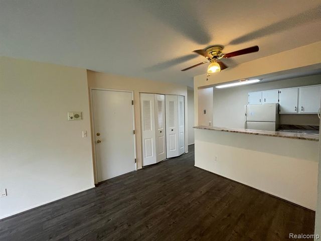 902 Chestnut Hill Drive C, Auburn Hills, MI 48326