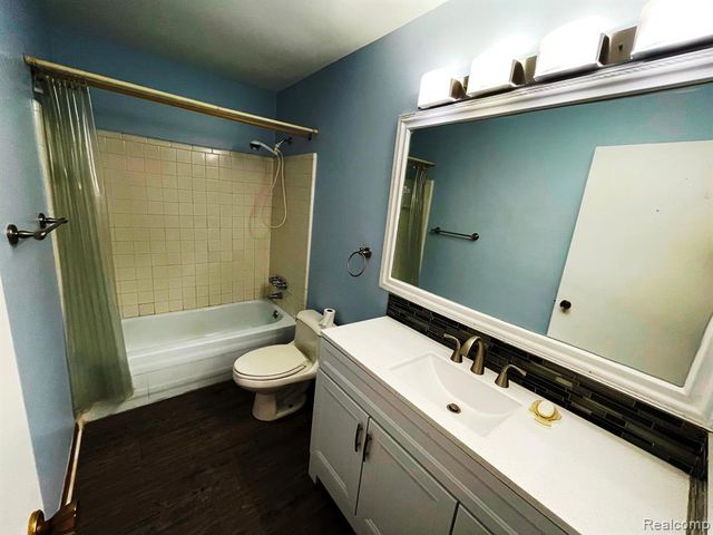 902 Chestnut Hill Drive C, Auburn Hills, MI 48326