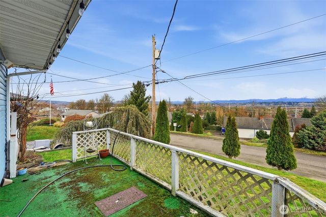 232 Bridgeway, Everett, WA 98201