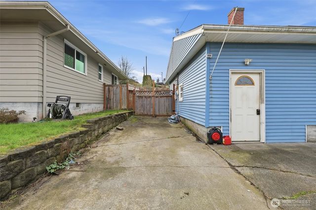 232 Bridgeway, Everett, WA 98201