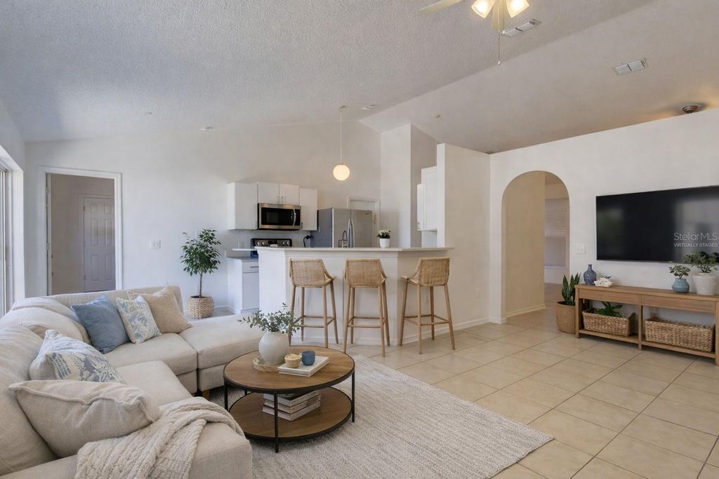 Image 15 of property listing at 709 DEL PRADO DRIVE, Kissimmee, FL 34758