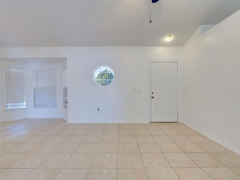 Image 3 of property listing at 709 DEL PRADO DRIVE, Kissimmee, FL 34758