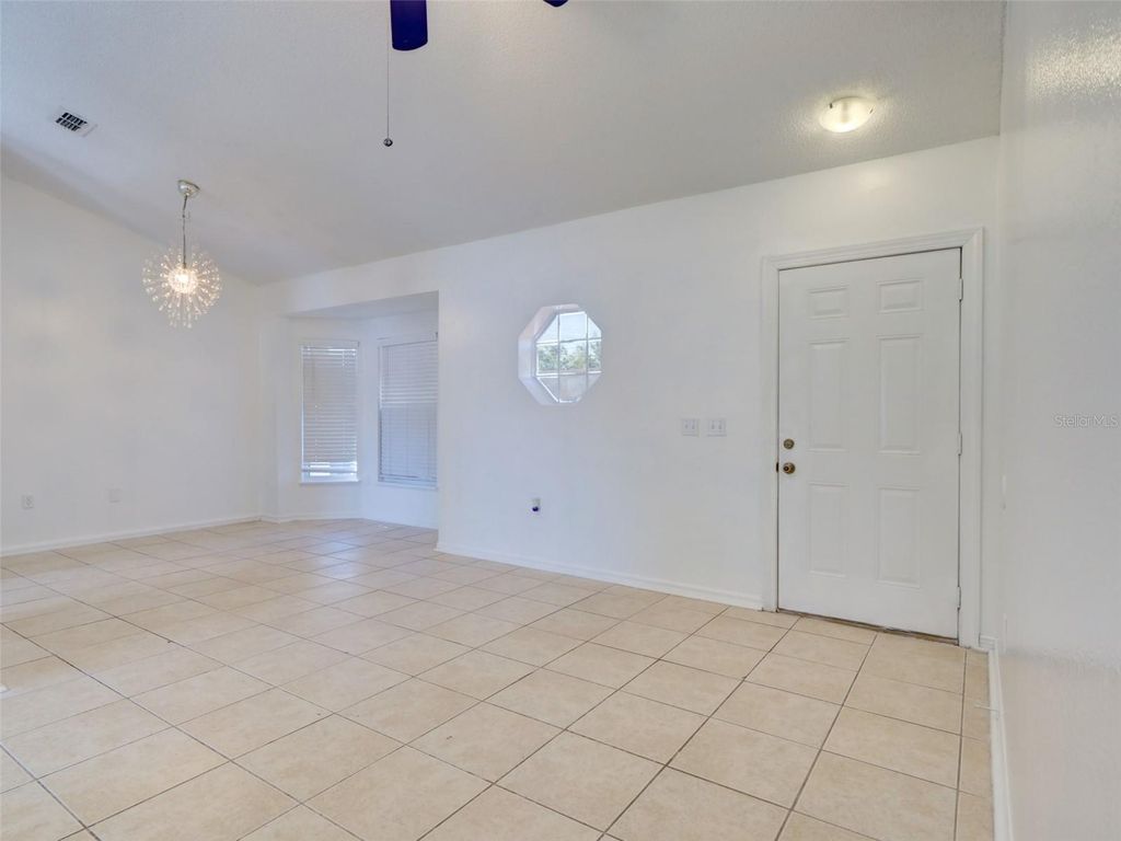 Image 4 of property listing at 709 DEL PRADO DRIVE, Kissimmee, FL 34758