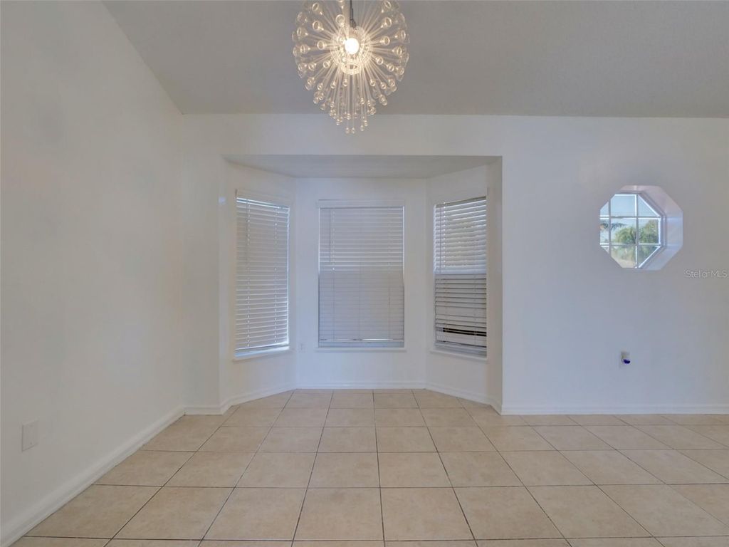 Image 6 of property listing at 709 DEL PRADO DRIVE, Kissimmee, FL 34758