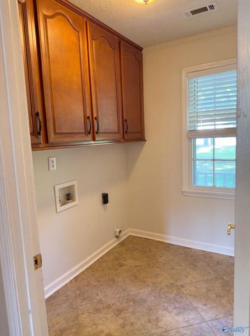 4706 Pineywood Drive, Decatur, AL 35603