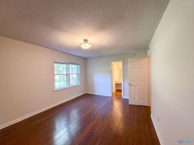 4706 Pineywood Drive, Decatur, AL 35603