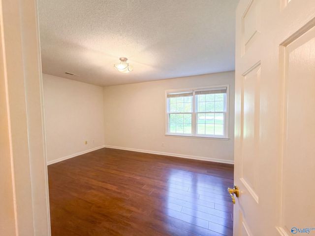 4706 Pineywood Drive, Decatur, AL 35603