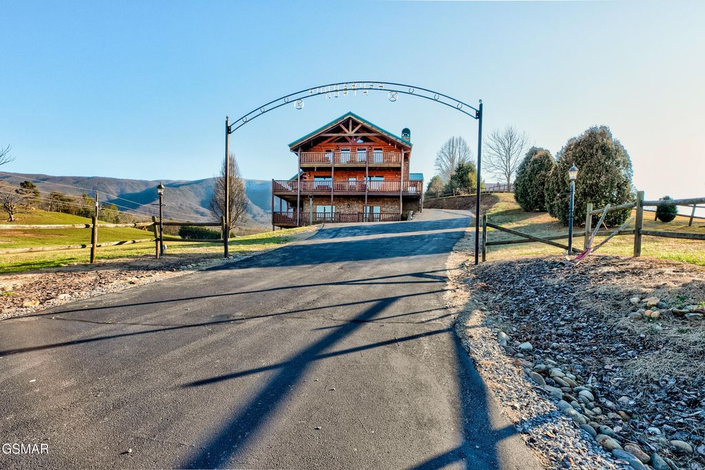 2466 Bryan Road, Sevierville, TN 37862