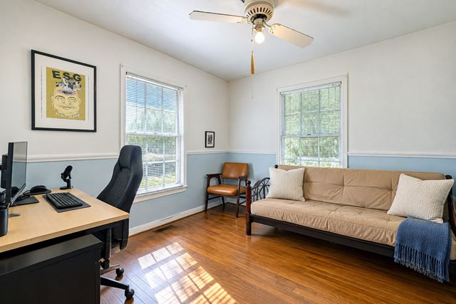 1007 E Russell Avenue, Carrollton, TX 75006