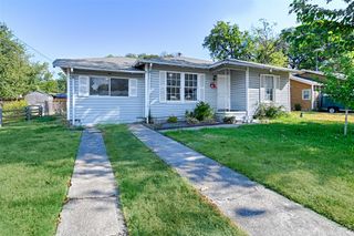 1007 E Russell Avenue, Carrollton, TX 75006