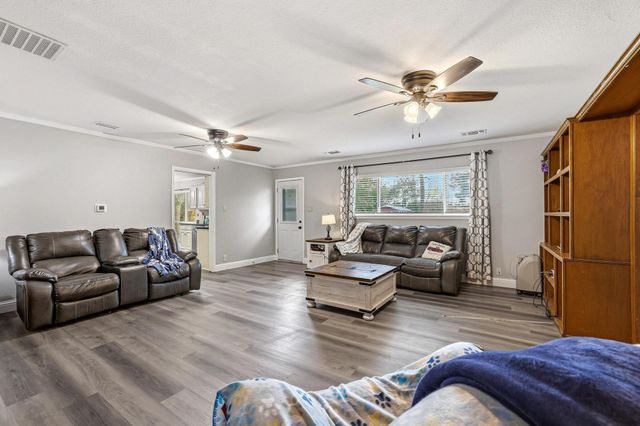 416 4th Street, Whitesboro, TX 76273