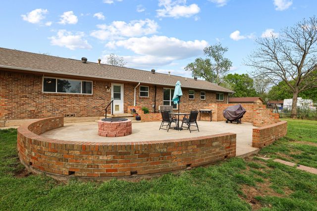 416 4th Street, Whitesboro, TX 76273