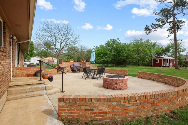 416 4th Street, Whitesboro, TX 76273