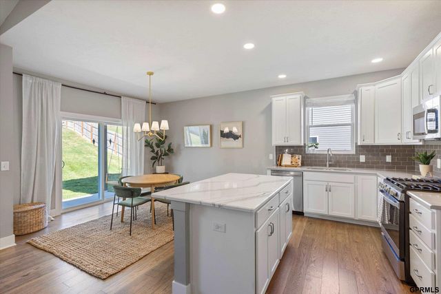 7358 S 185 Street, Omaha, NE 68136