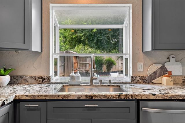 1570 Klamath River Dr, Rancho Cordova, CA 95670