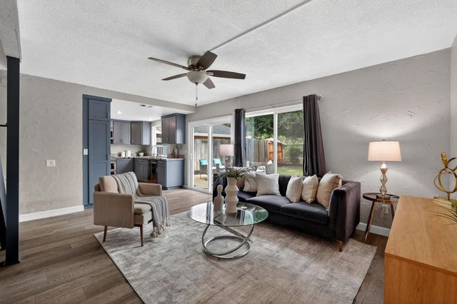 1570 Klamath River Dr, Rancho Cordova, CA 95670