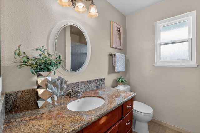 1570 Klamath River Dr, Rancho Cordova, CA 95670