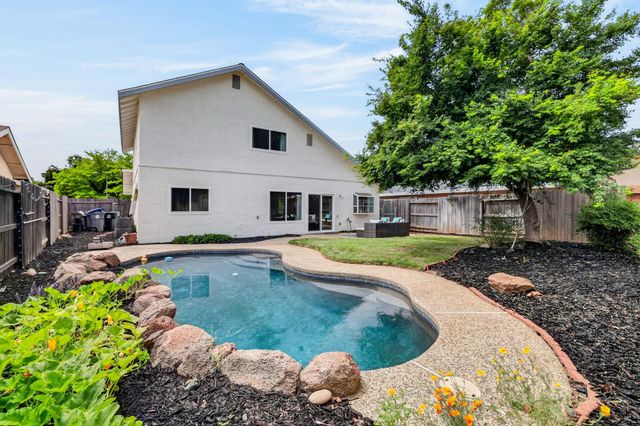 1570 Klamath River Dr, Rancho Cordova, CA 95670
