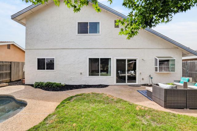 1570 Klamath River Dr, Rancho Cordova, CA 95670