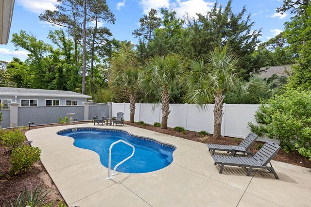 407 68th Ave. N, Myrtle Beach, SC 29572