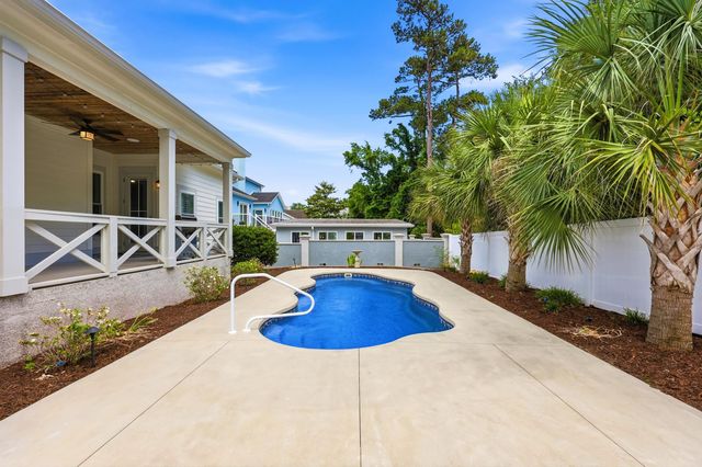 407 68th Ave. N, Myrtle Beach, SC 29572