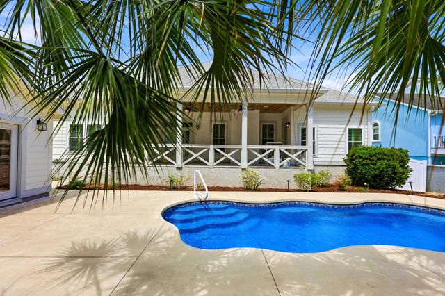 407 68th Ave. N, Myrtle Beach, SC 29572