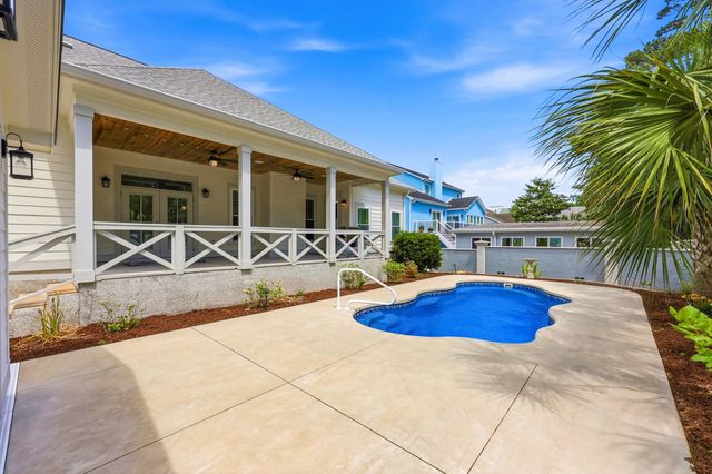 407 68th Ave. N, Myrtle Beach, SC 29572
