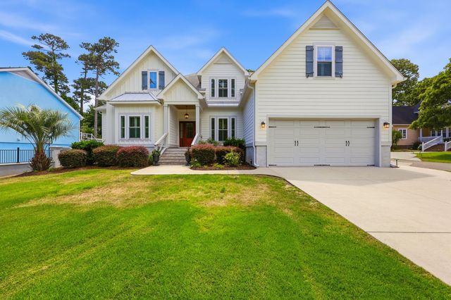 407 68th Ave. N, Myrtle Beach, SC 29572
