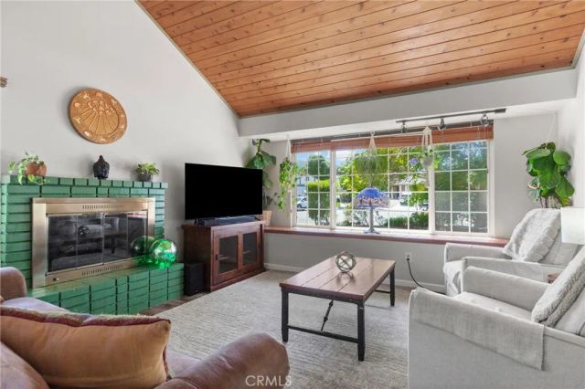 844 Escuela Court, San Luis Obispo, CA 93405